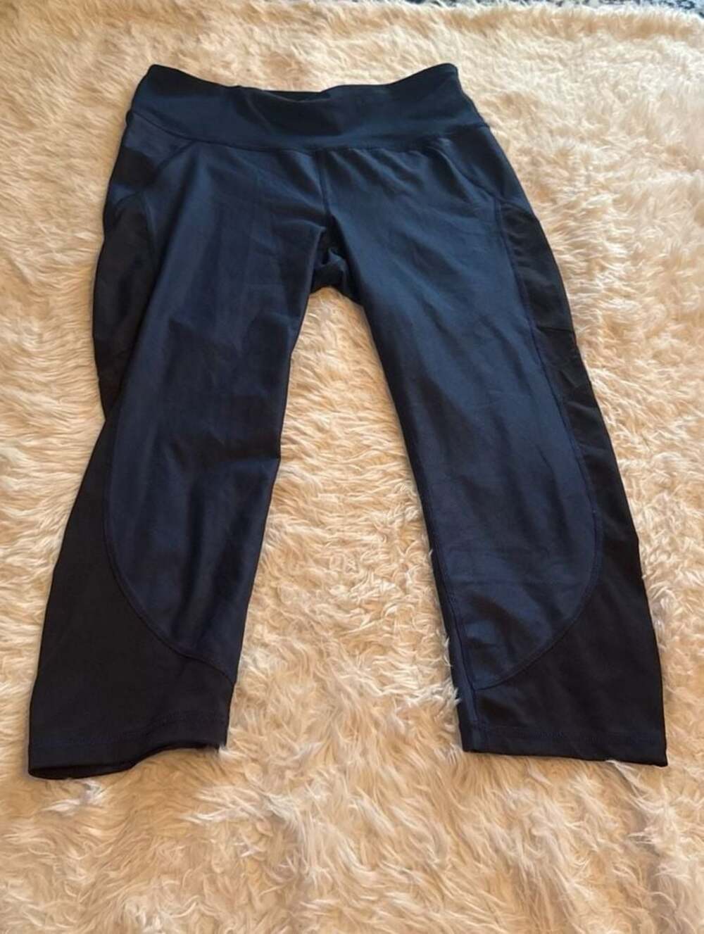 Fila Sport Women's Navy Blue & Black Mesh Inset Cropped Capri Performance Leggin
